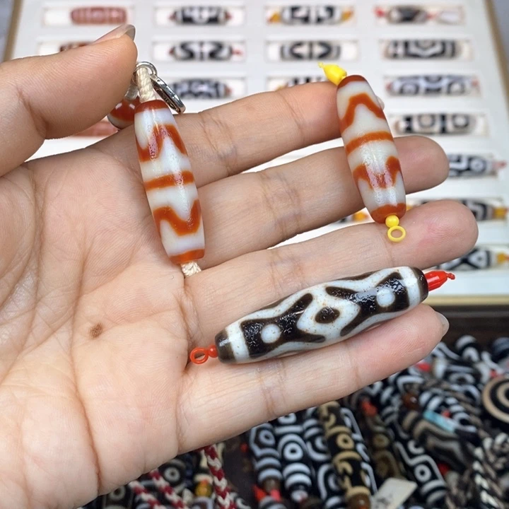 淳***。玛瑙/玉髓未镶嵌颈饰