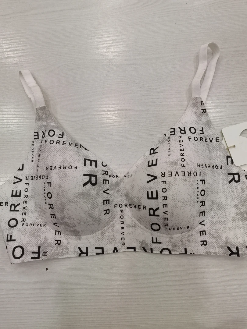 舒适版大胸显小聚拢调整型无痕防下垂透气文胸