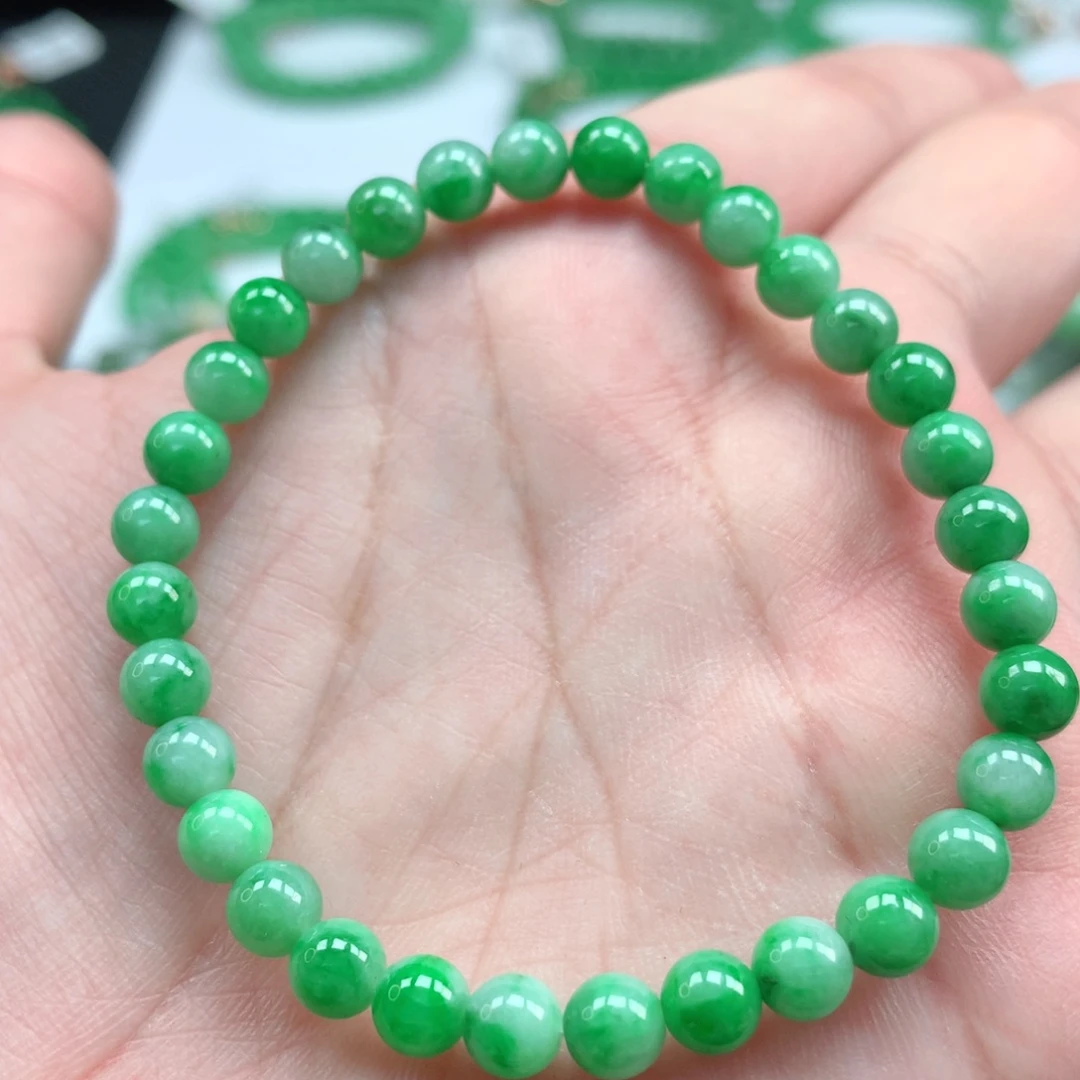 翡翠手链未镶嵌翡翠