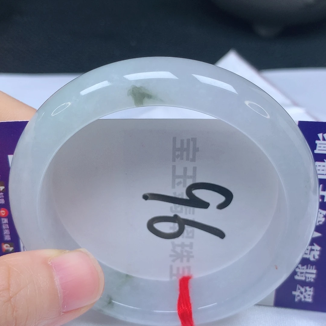 翡翠手镯未镶嵌55圈口