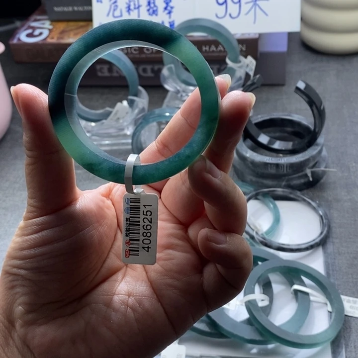 未镶嵌定制手镯定制翡翠