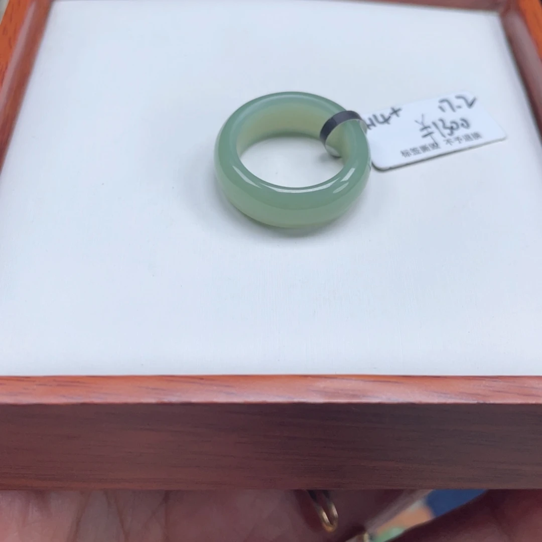 晴***u和田玉戒指未镶嵌9号