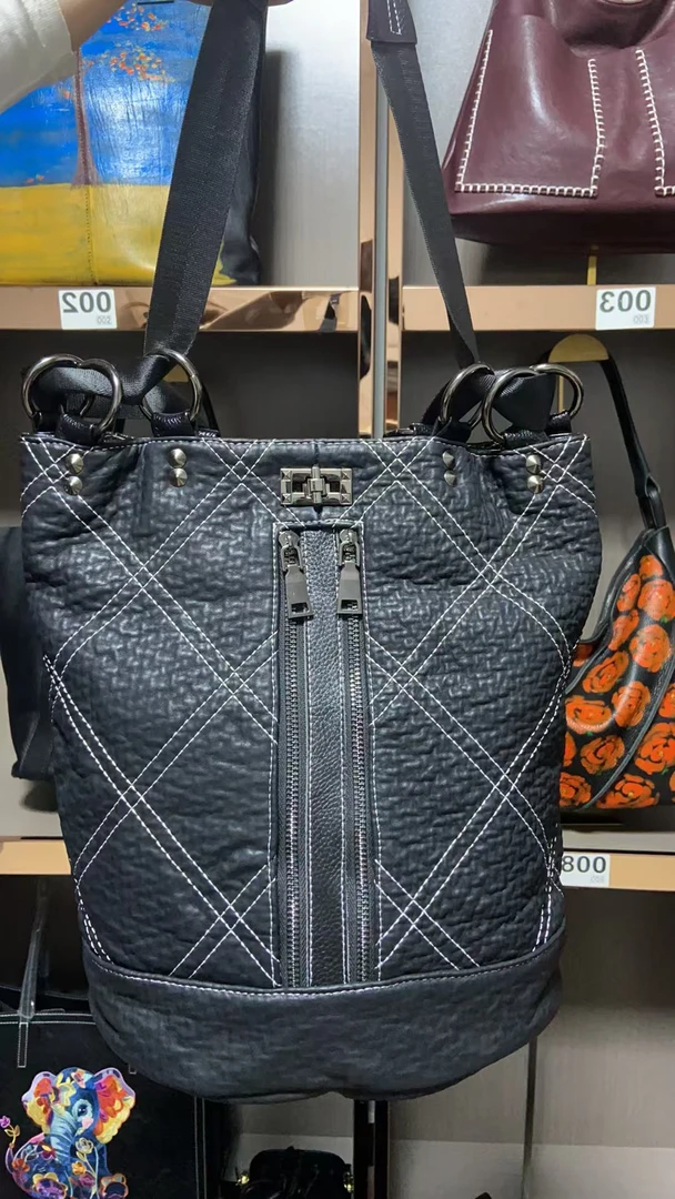 新款时尚多种背法大容量双肩女包9823