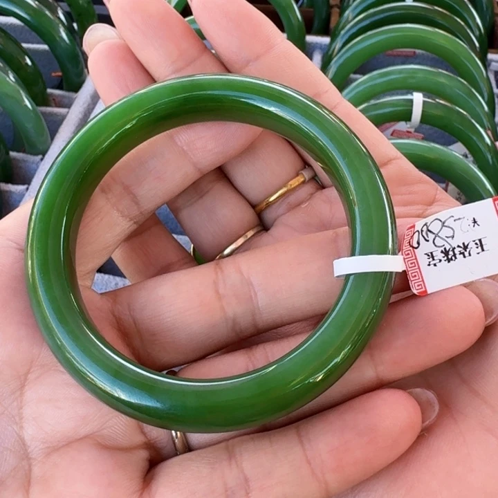 益***哥和田玉（碧玉）未镶嵌手镯