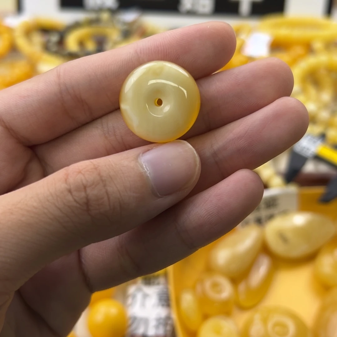 未镶嵌琥珀珠宝奇石