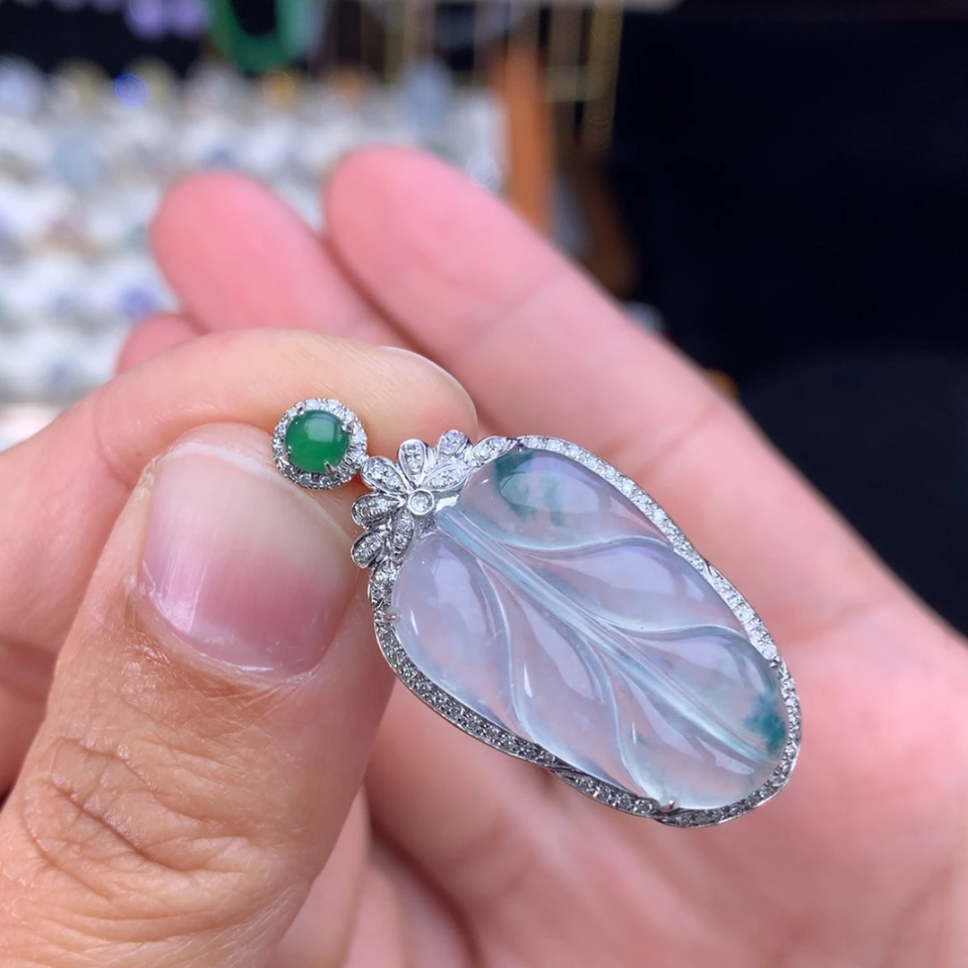 翡翠吊坠(不含链)18K金镶嵌