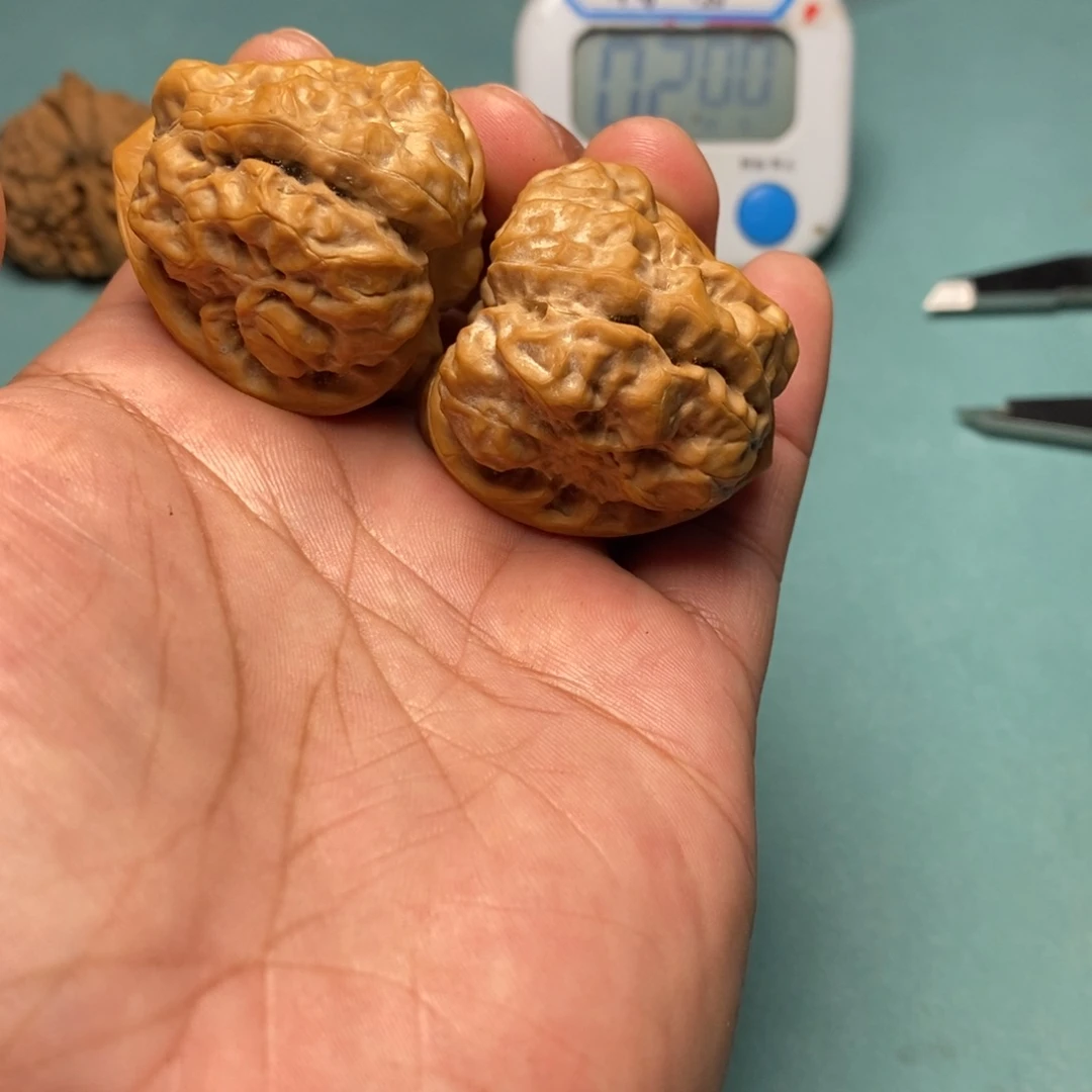 L***H吊坠文玩核桃文玩核桃