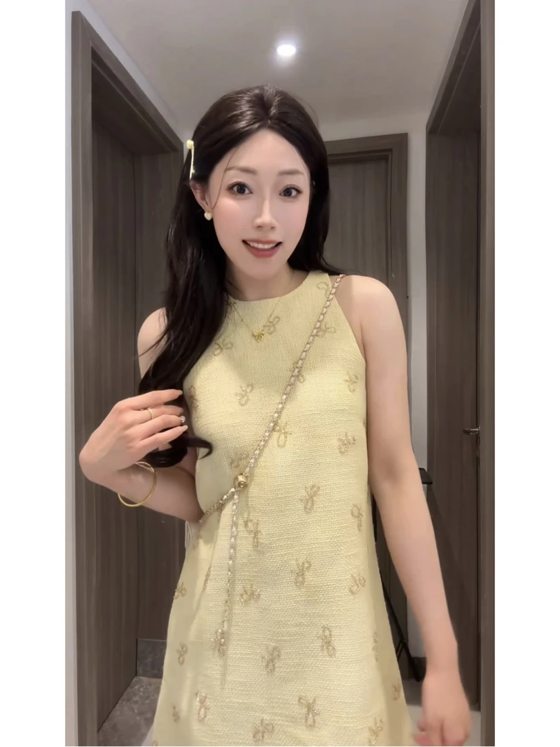 法式复古蝴蝶结无袖背心挂脖连衣裙女高级感小香风气质短裙子夏季
