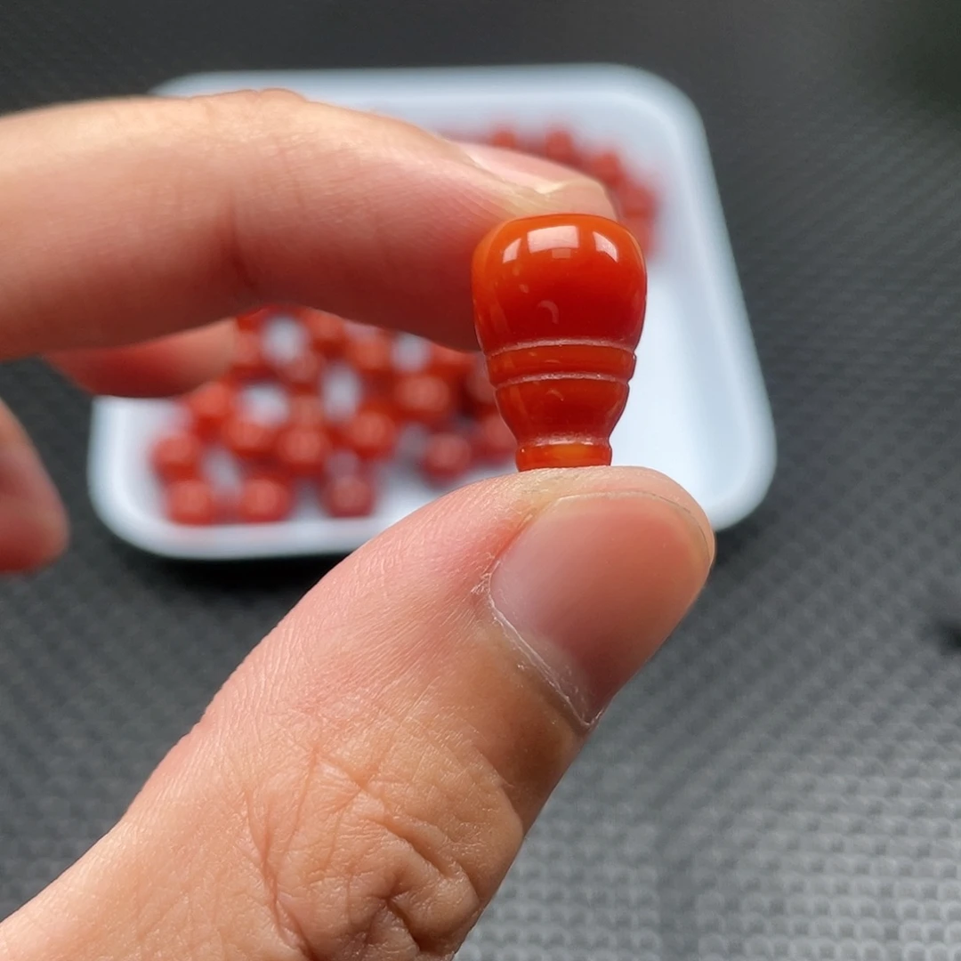 南红玛瑙3号 11*17柿子红三通一颗未镶嵌