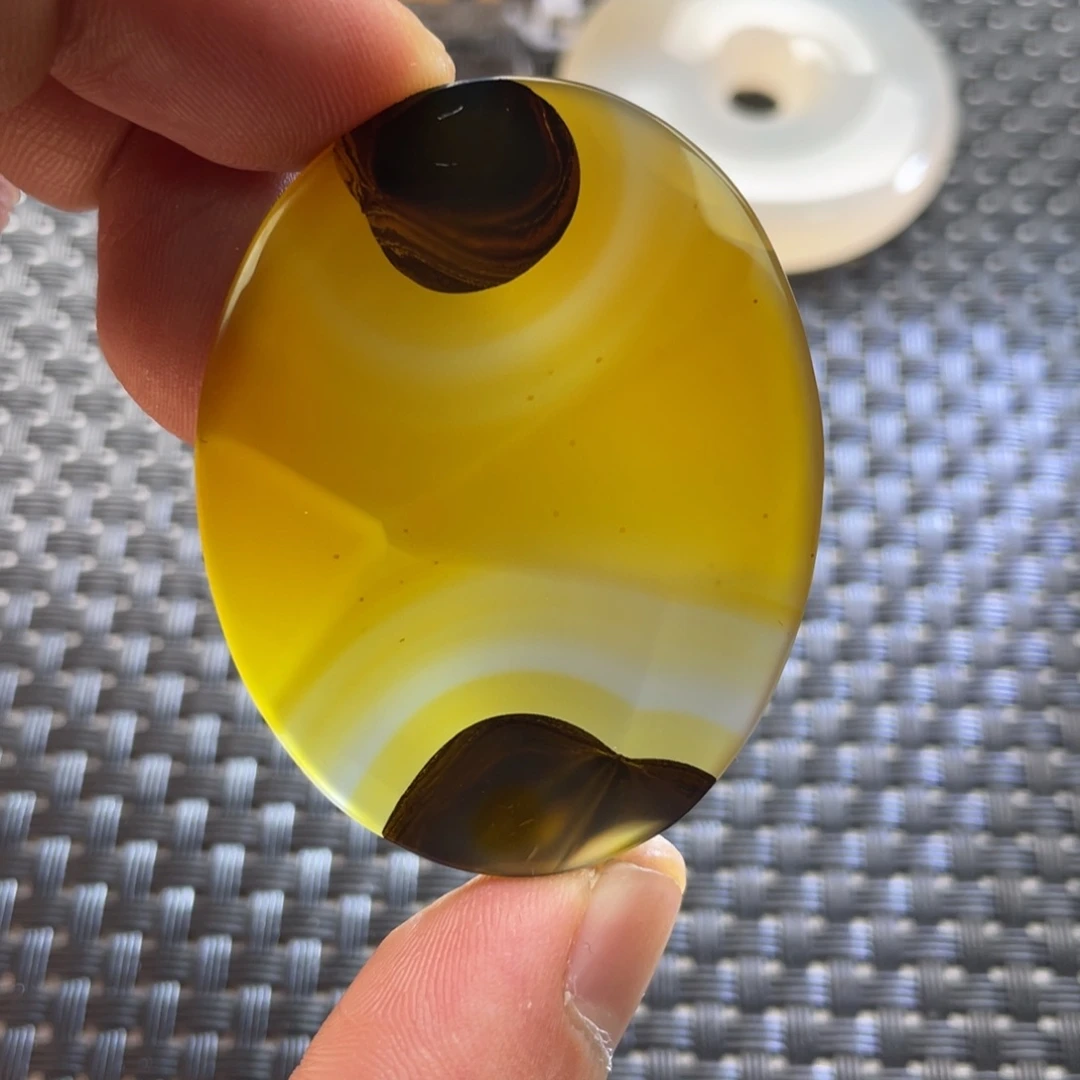 未镶嵌颈饰玛瑙/玉髓为***呢