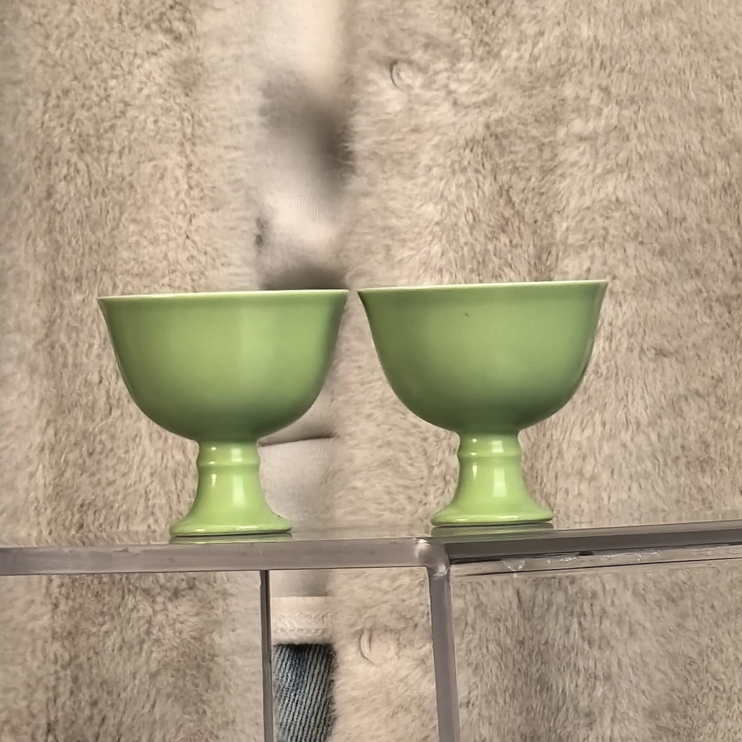 清 苹果绿单色釉高足杯