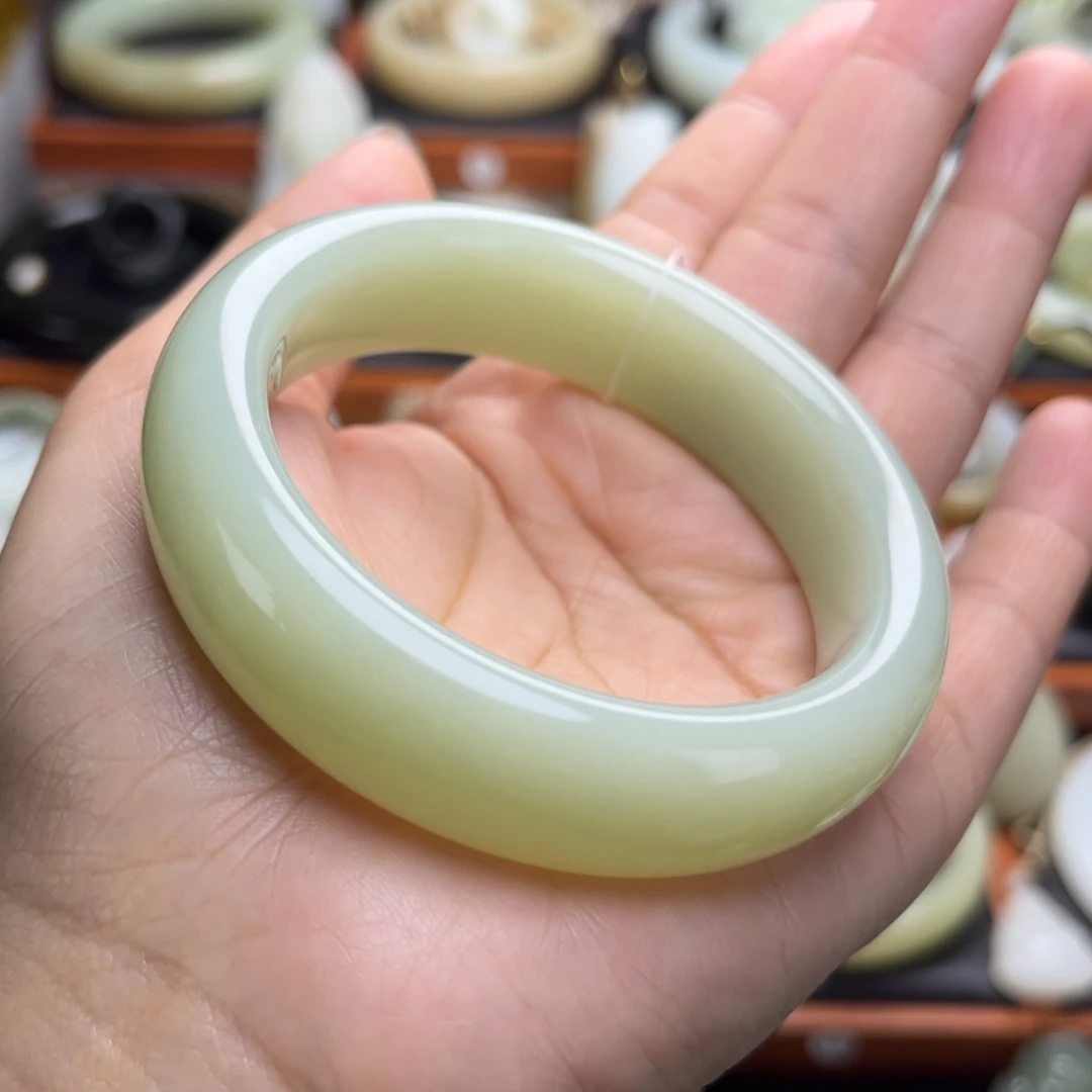 和田玉未镶嵌手镯且末蓝