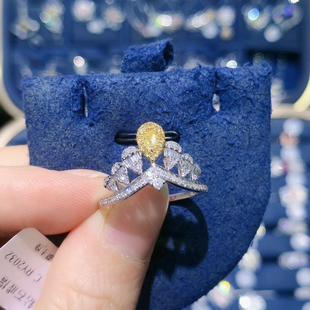 【闪购商品】18K金镶嵌戒托钻石黄钻皇冠戒指