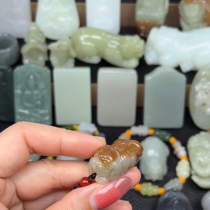 颈饰未镶嵌和田玉