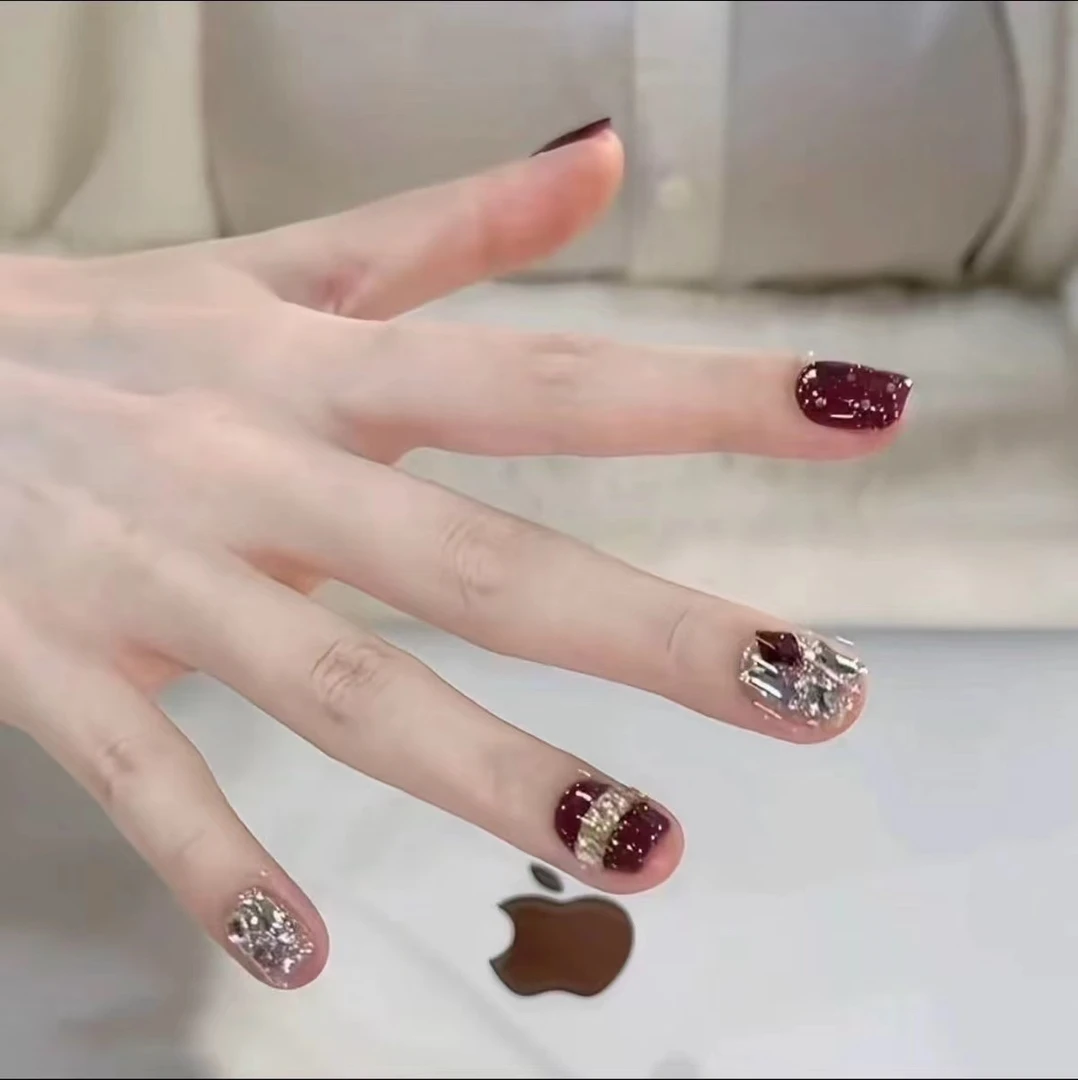 【紫气东来】纯手工穿戴甲秋冬浆果紫波点带钻爆闪重工显白气质美甲