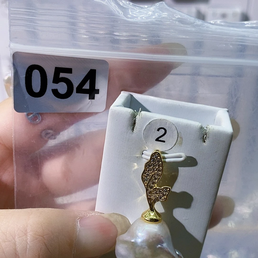 淡水珍珠合金颈饰