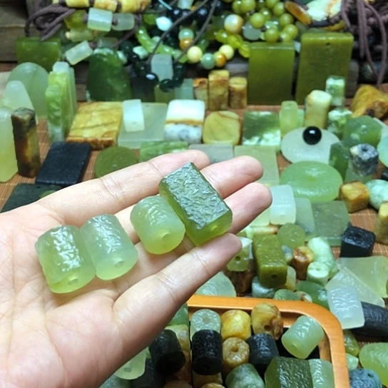 未镶嵌岫玉吊坠悟*