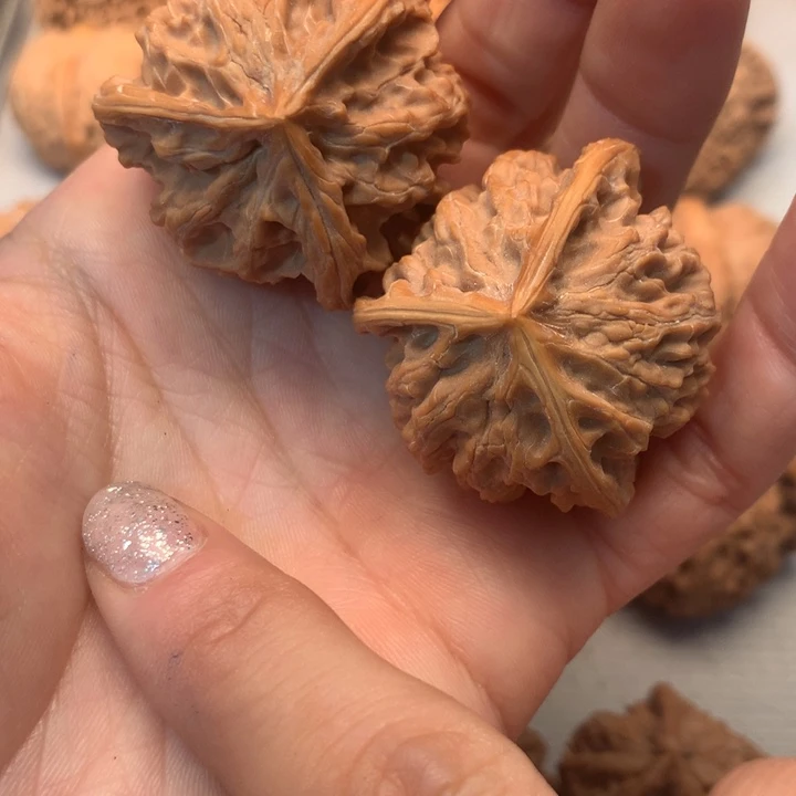 文玩核桃把件盘山三棱37