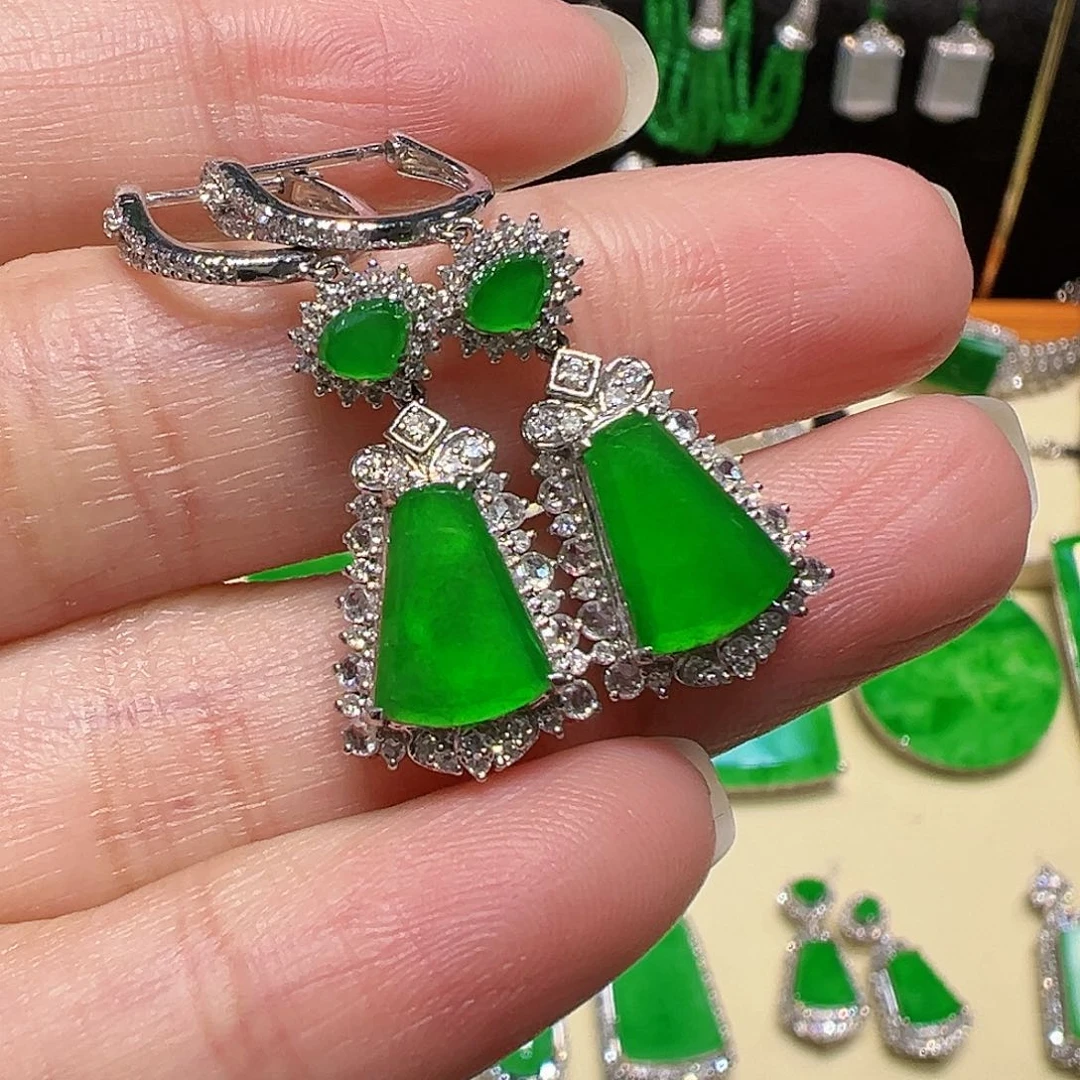 翡翠颈饰18K金镶嵌吊坠