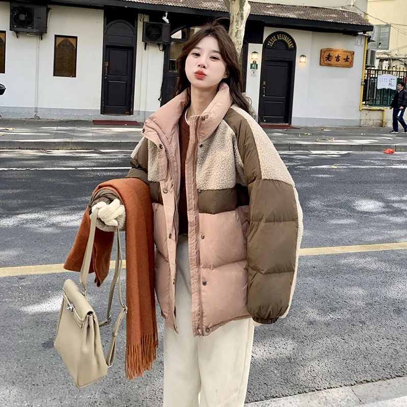 仿羊羔毛拼接撞色保暖羽绒服女冬2024新款设计感超好看白鸭绒外套