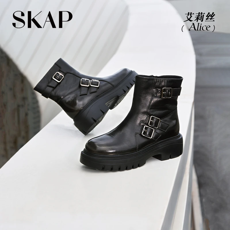 SKAP张予曦同款艾莉丝女鞋2025冬季复古增高搭扣休闲女靴AFH19DD5