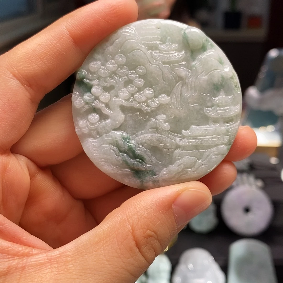 翡翠未镶嵌颈饰山水