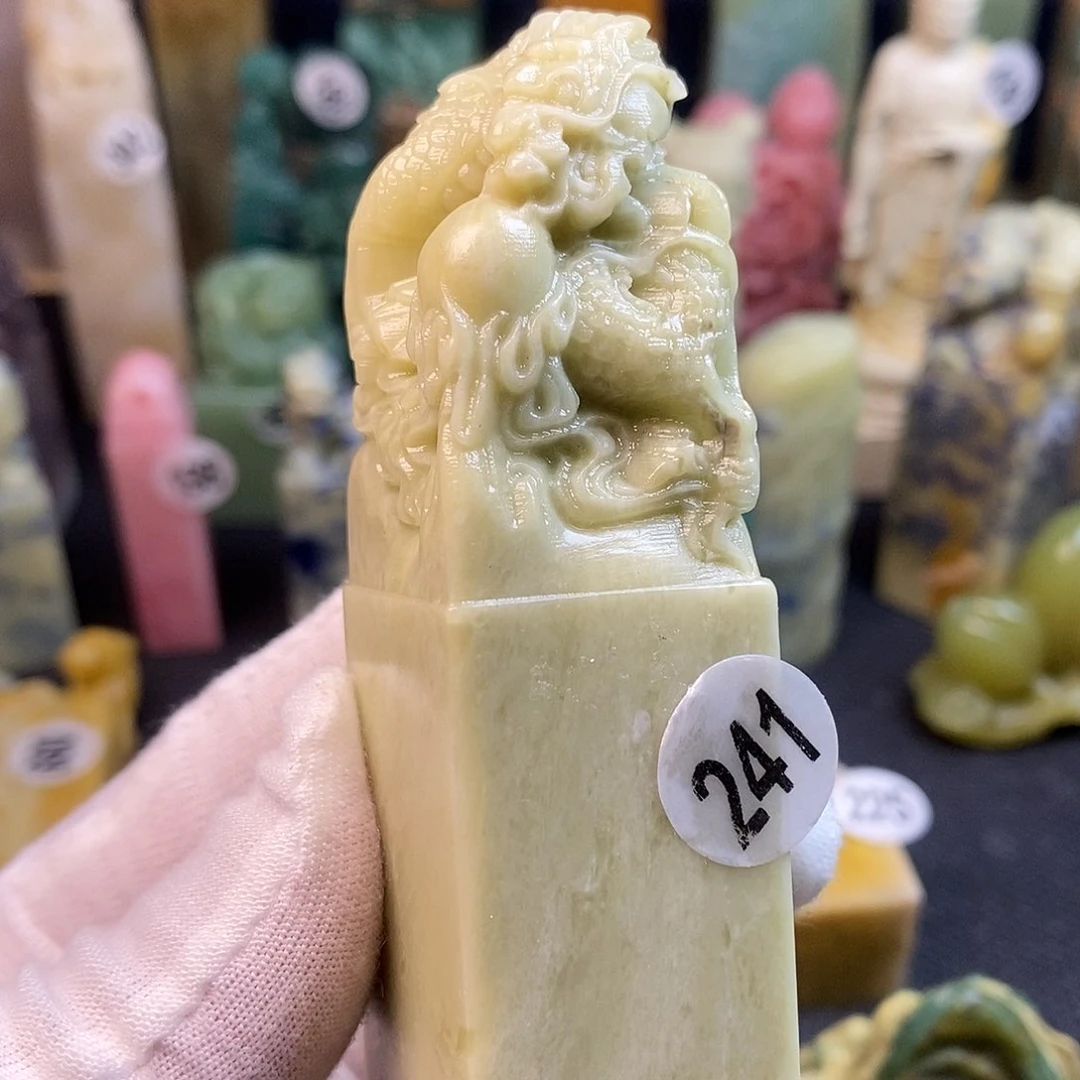 青田石篆刻艺术家的