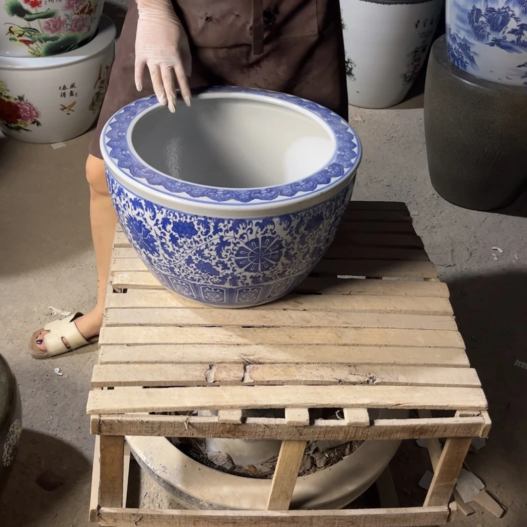 瓷片缠枝莲42.88888888