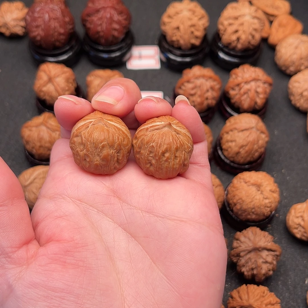 曾***姐把件文玩核桃金丝南瓜Z