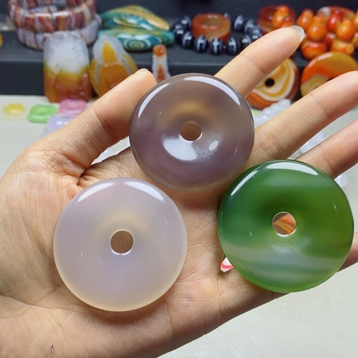 未镶嵌颈饰玛瑙/玉髓翔*