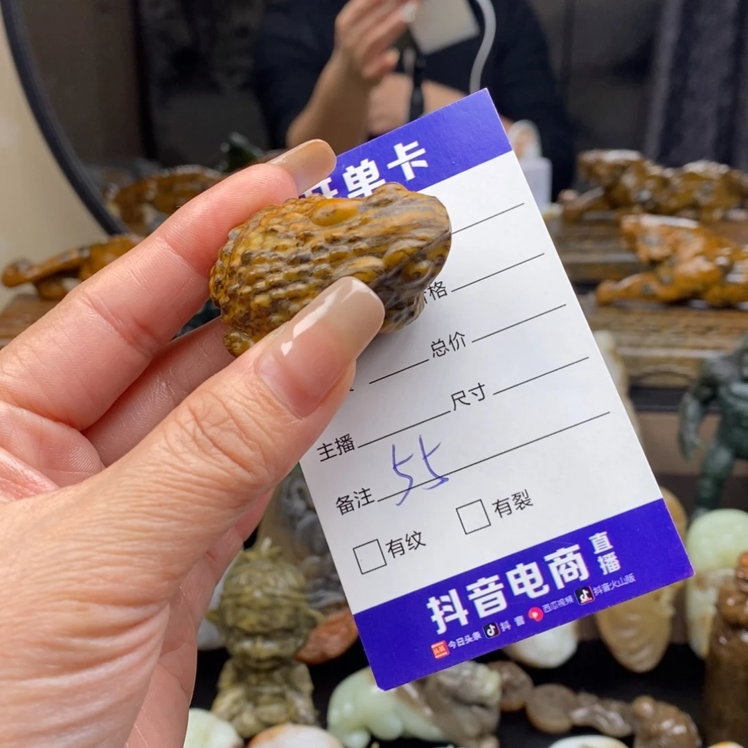 和田玉颈饰未镶嵌一****。