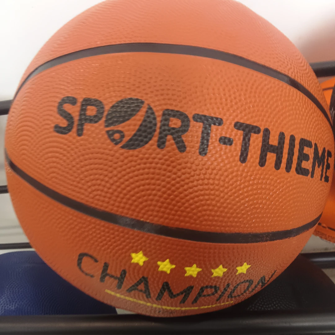 7号橡胶篮球适合室内外的耐磨橡胶篮球用于学校训练《》棕色》