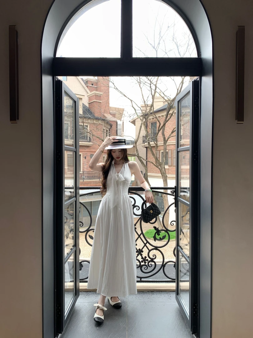 EIA一尧【苏黎世月光】法式气质优雅挂脖露背连衣裙蝴蝶结温柔白裙