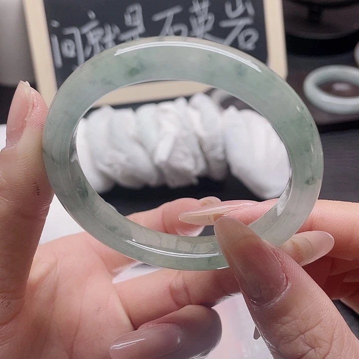 石英岩玉未镶嵌手镯8
