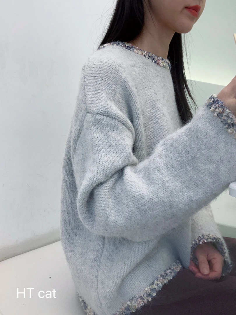 寒春香见 紫灰色小花边针织毛衣、紫色软糯加绒宽松裤