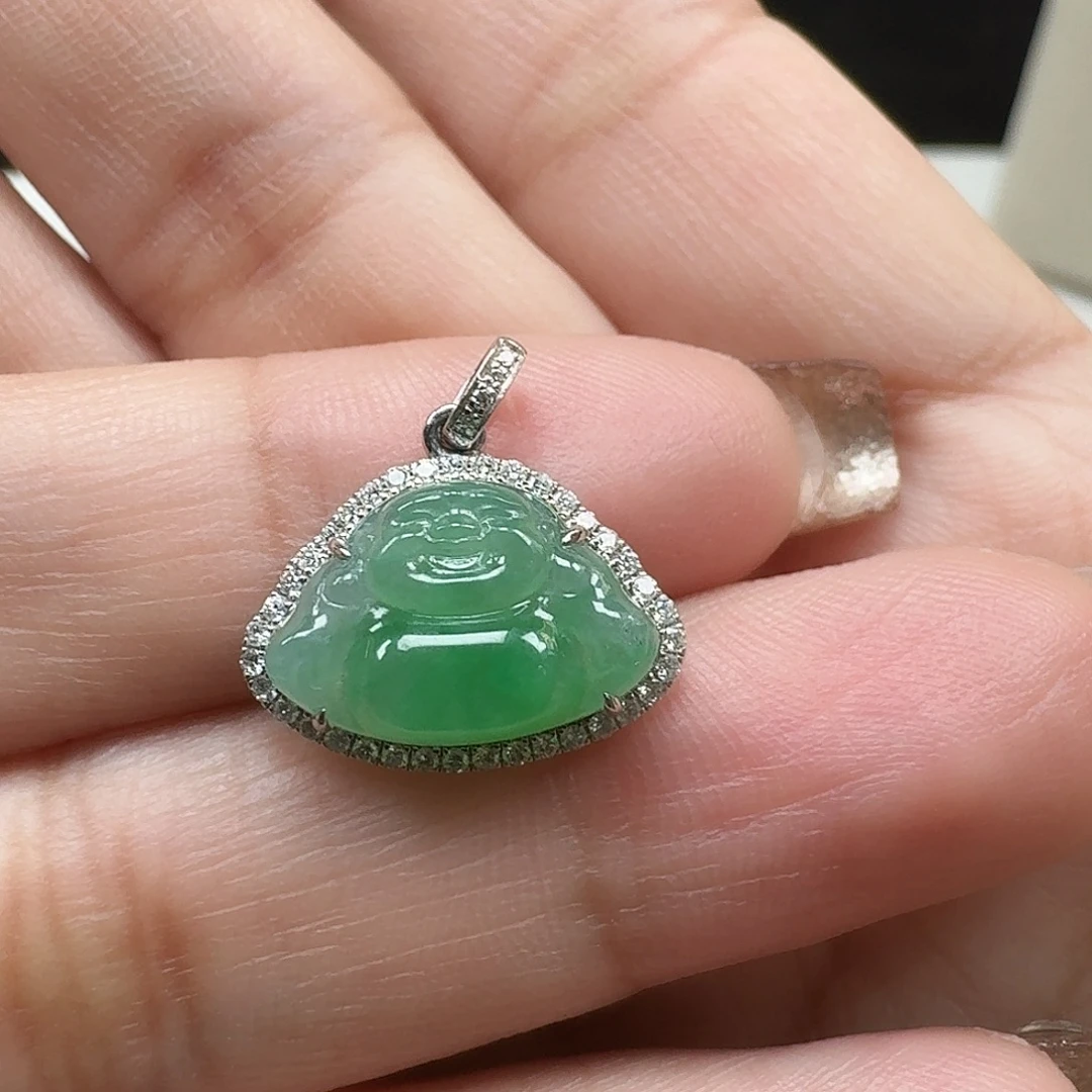 翡翠18K金镶嵌颈饰