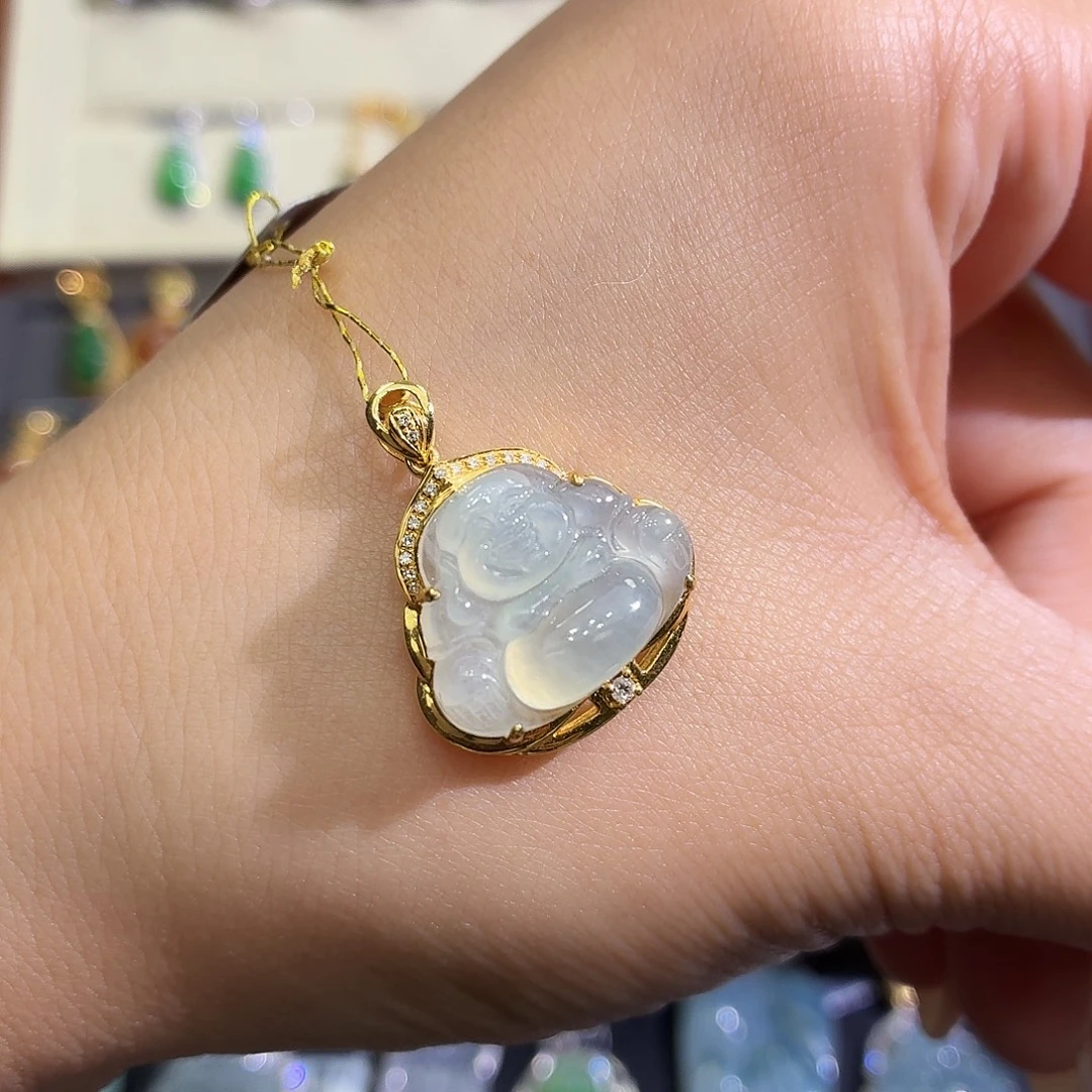 翡翠18K金镶嵌颈饰