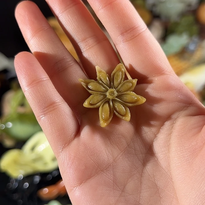 蛇纹石玉未镶嵌珠宝奇石