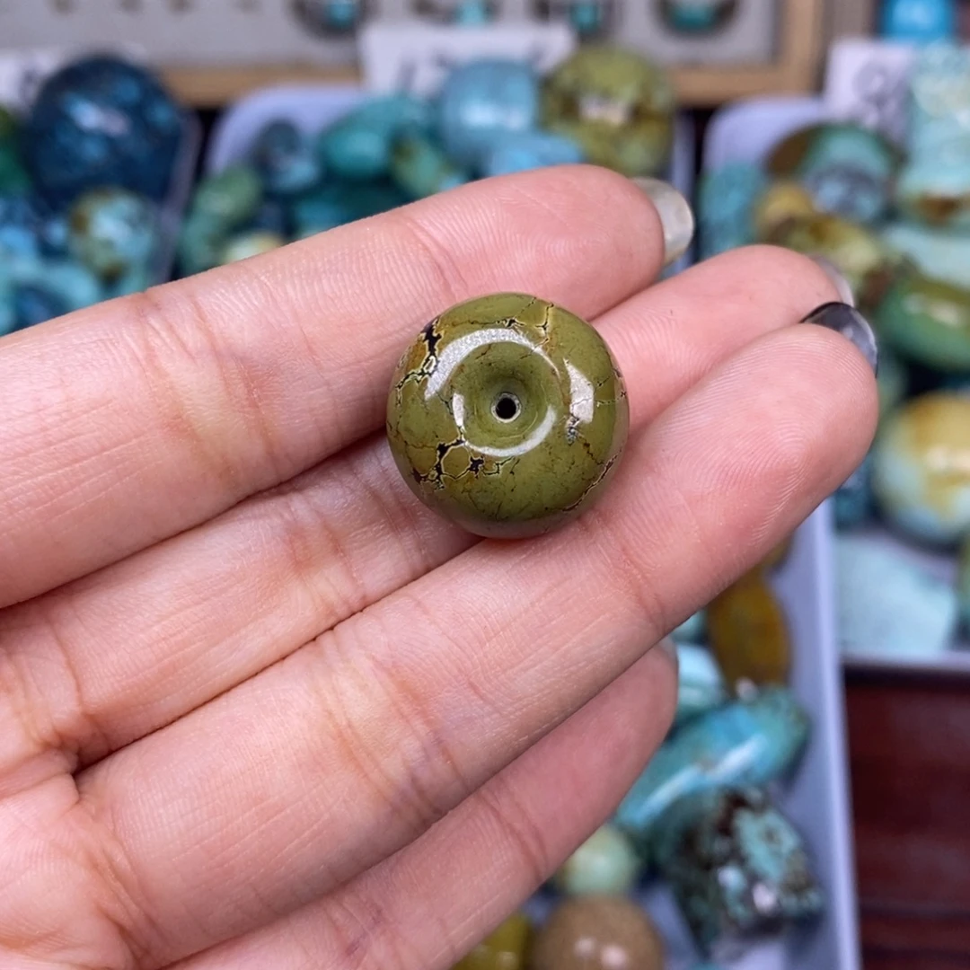 绿松石未镶嵌挂件