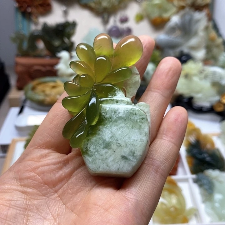 未镶嵌蛇纹石玉颈饰