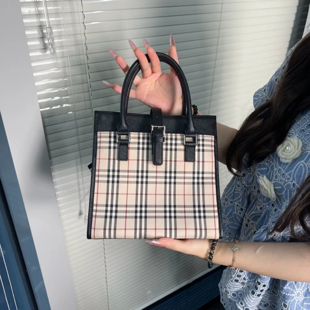 95新 BURBERRY/博柏利 sk778/burberry/手提包