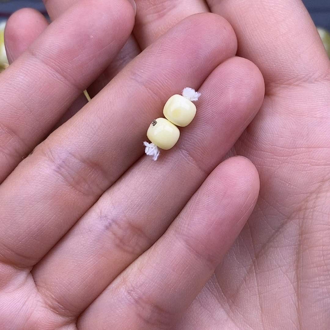 未镶嵌琥珀裸石心**荣6.8mm 蜜蜡珠子