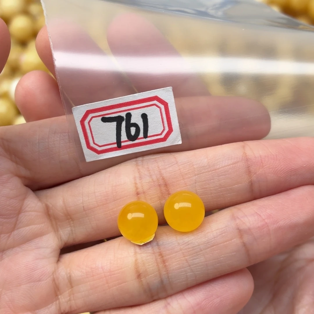 懒***多蜜蜡未镶嵌裸石蜜蜡