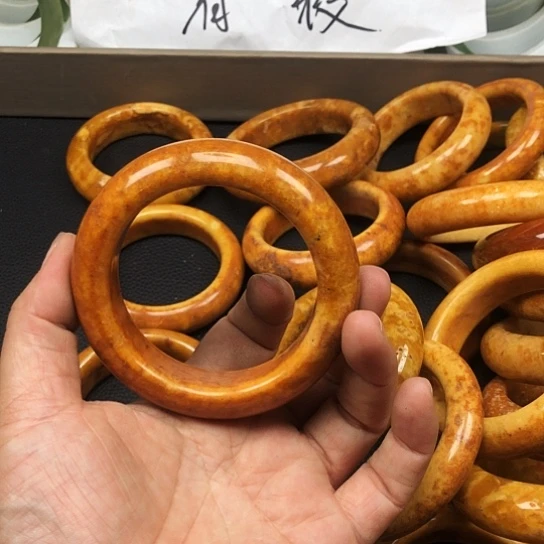 未镶嵌蛇纹石玉手镯馨*
