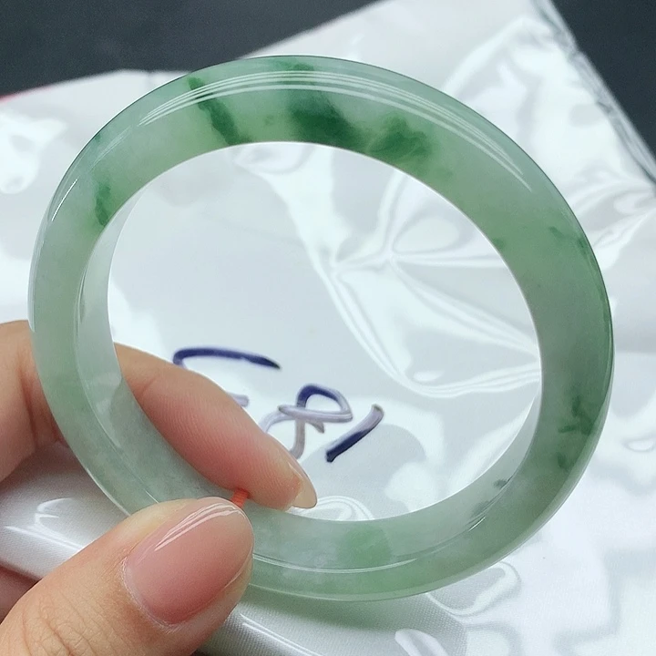未镶嵌手镯翡翠183