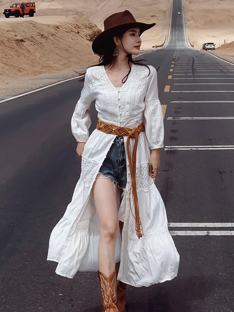 西北新疆沙漠旅行度假穿搭法式蕾丝拼接白色长款衬衫连衣裙女开叉