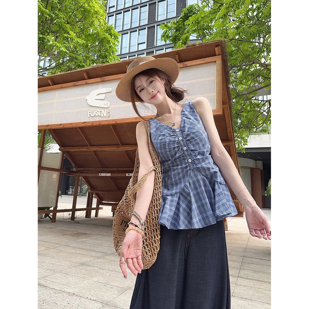 小众法式设计感气质格纹V领显瘦夏季通勤收腰修身无袖背心上衣女