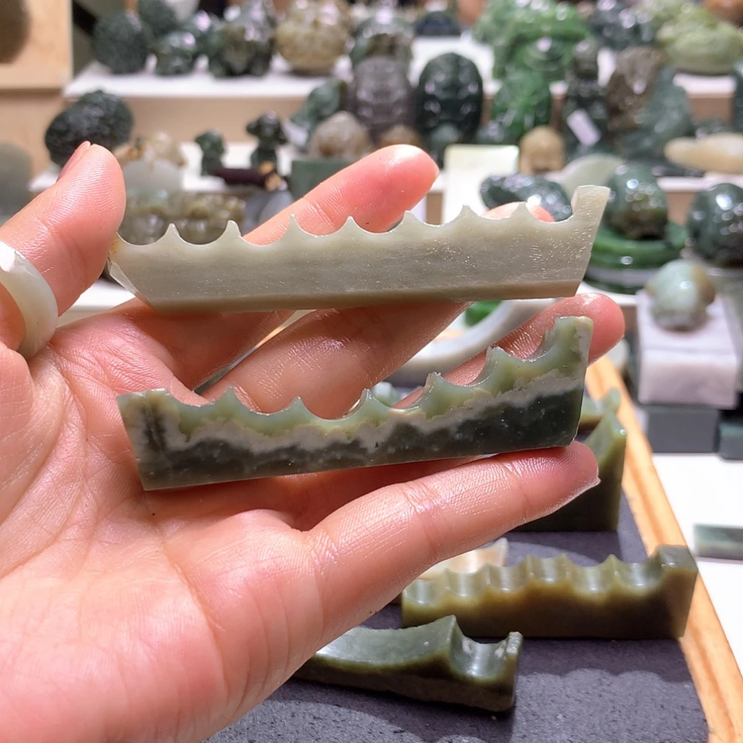 '***…颈饰未镶嵌和田玉