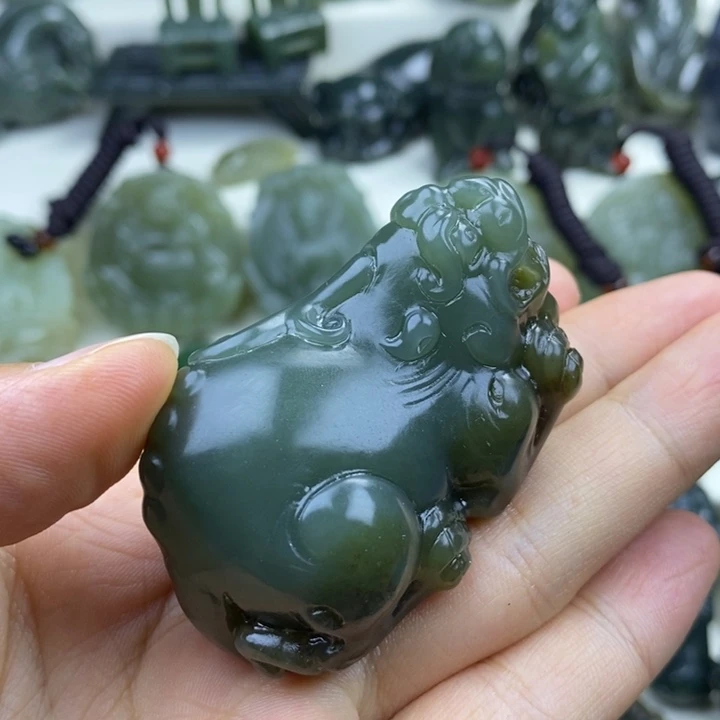 颈饰未镶嵌和田玉