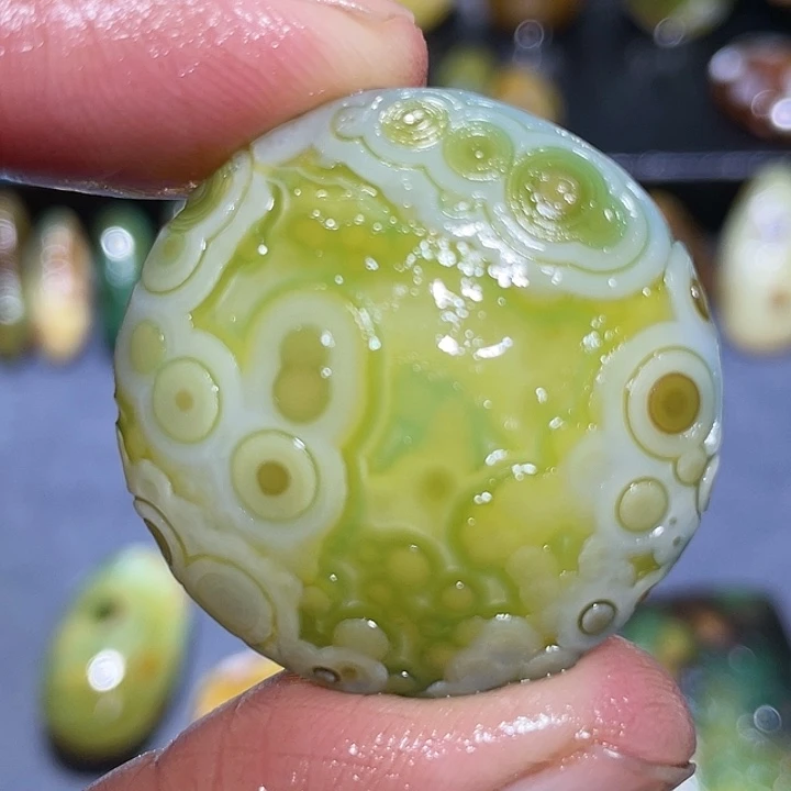 玛瑙/玉髓未镶嵌珠宝奇石